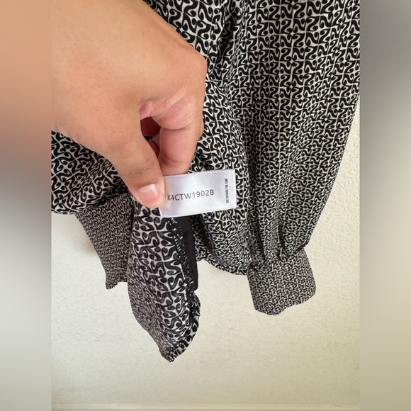 BISHOP + YOUNG ana covered button blouse in chocolate pascal print medium - Picture 5 of 10